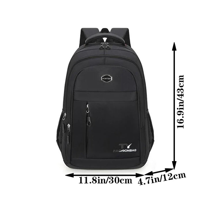 Elegante zaino in nylon unisex per scuola e viaggio, con spallacci imbottiti per massimo comfort. Design moderno.