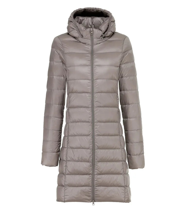 Versatile cappotto lungo donna invernale, piumino ultraleggero. Ideale per un look slim fit e caldo.