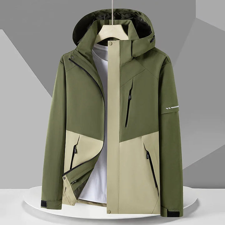 Giacca uomo sportiva impermeabile e antivento, adatta per trekking, escursioni e abbigliamento urbano.