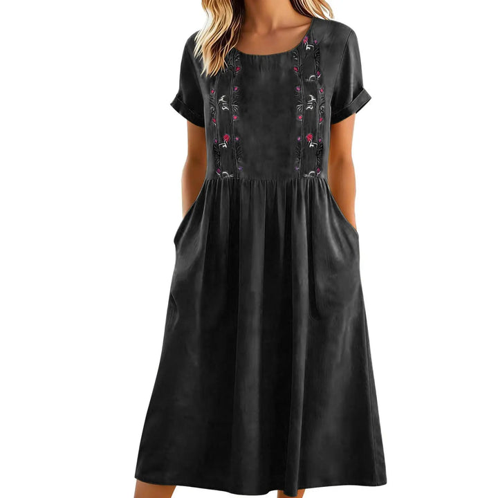 Abito estivo floreale da donna, tessuto leggero e confortevole. Ideale per la moda estiva, casual chic ed elegante.