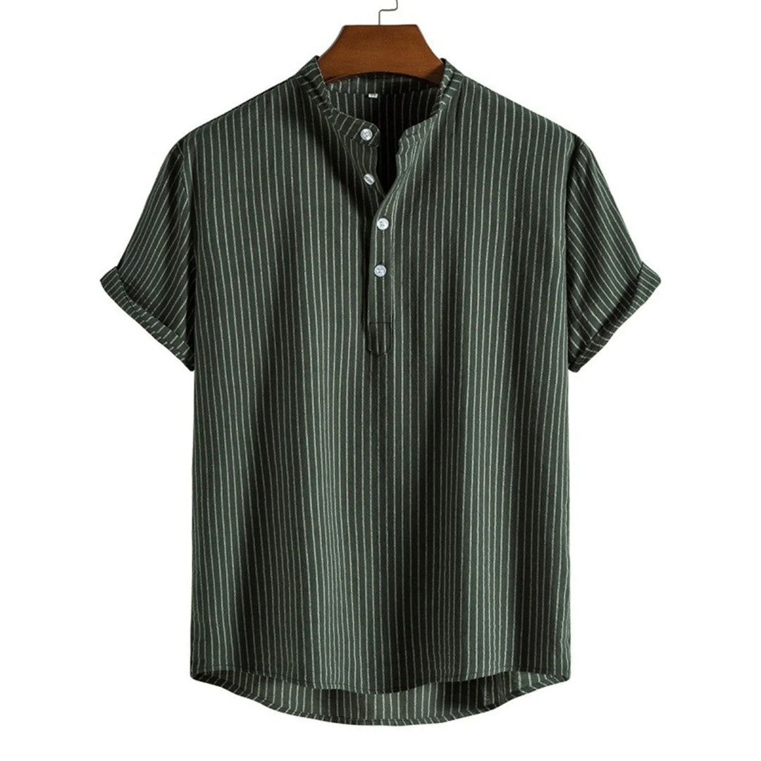 Camicia estiva uomo a righe, maniche corte, colletto coreana, design moderno e leggero.