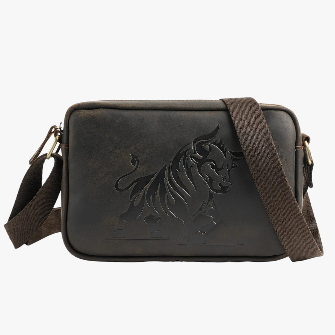 Borsa a tracolla uomo marrone con audace motivo leone. Accessorio maschile elegante per stile quotidiano.