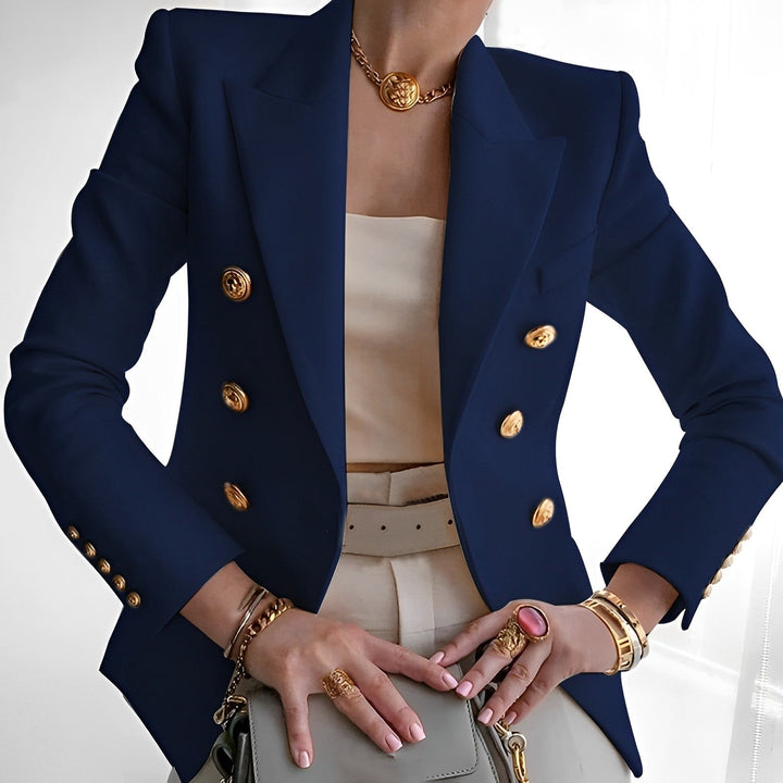Blazer donna sartoriale slim-fit, dettaglio frontale, perfetto per un look formale ed elegante.