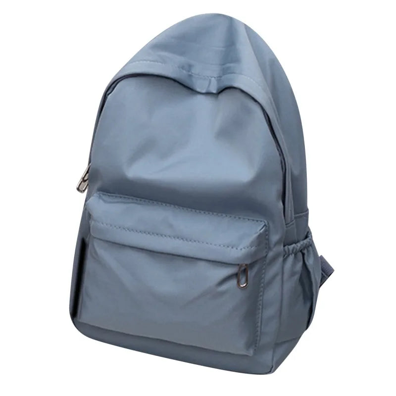 Zaino donna casual per viaggio, scuola, università. In nylon impermeabile, spazioso e moderno.