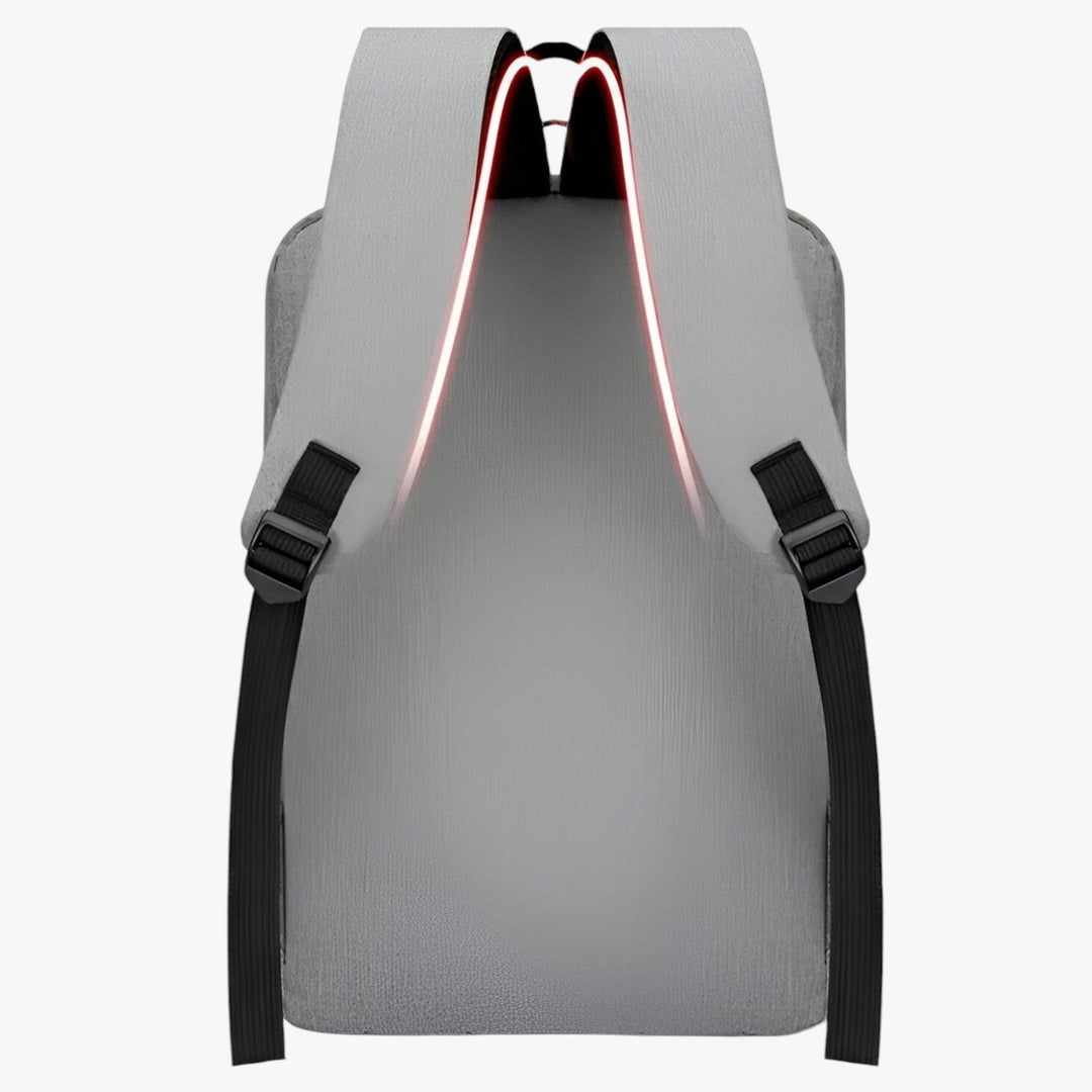 Vista frontale dello zaino blu da uomo per laptop 15.6", con design pulito e tasche esterne.