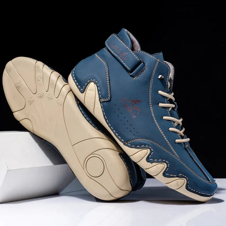 Scarpe alte uomo per l'inverno, con suola ondulata e design robusto. Massima comodità e moda maschile.