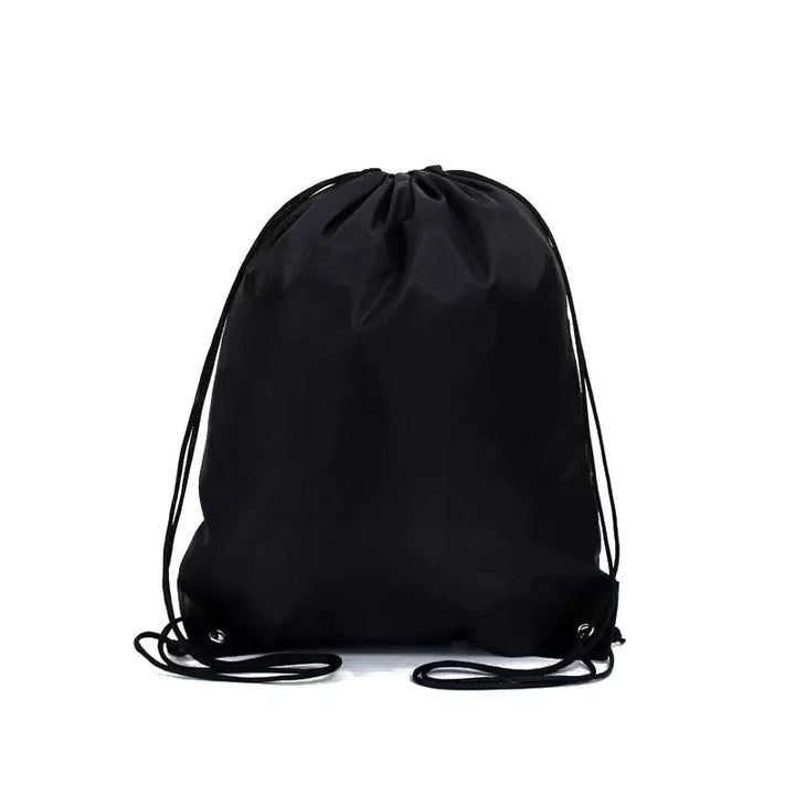 Sacca sportiva in poliestere, tessuto leggero e resistente, con pratica coulisse, per uso quotidiano unisex.