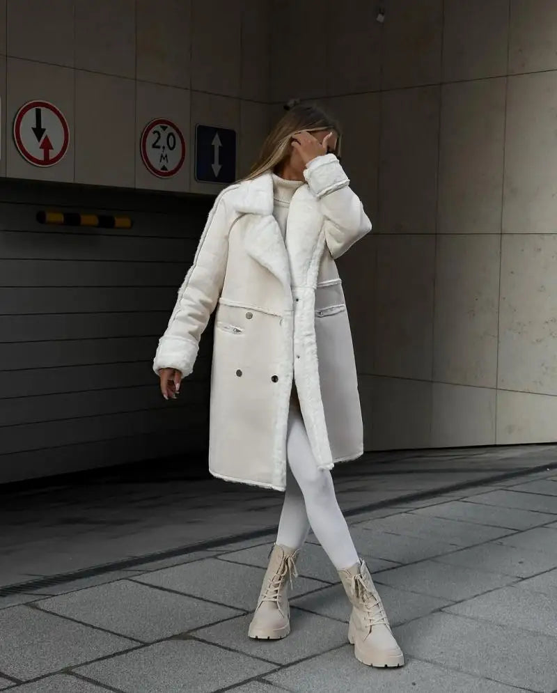 Cappotto donna lungo lussuoso e confortevole, ideale per l'inverno con stile.