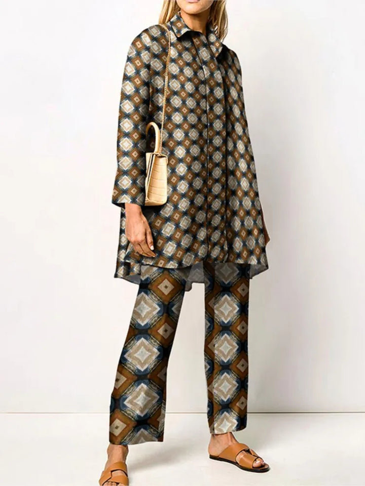 Completo donna casual chic due pezzi, camicetta leggera e pantaloni comodi. Perfetto per outfit estivi vintage.