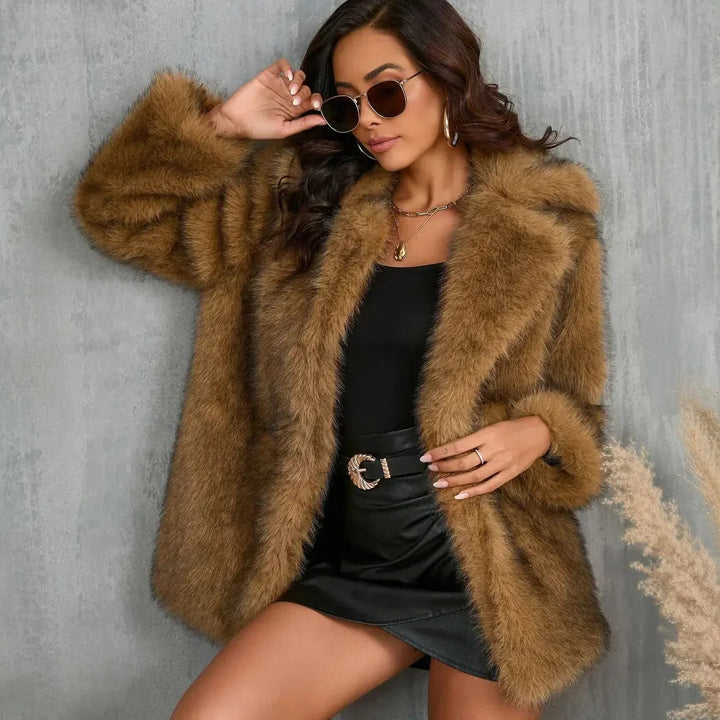 Fashion inverno: cappotto donna oversize che unisce stile e praticità.
