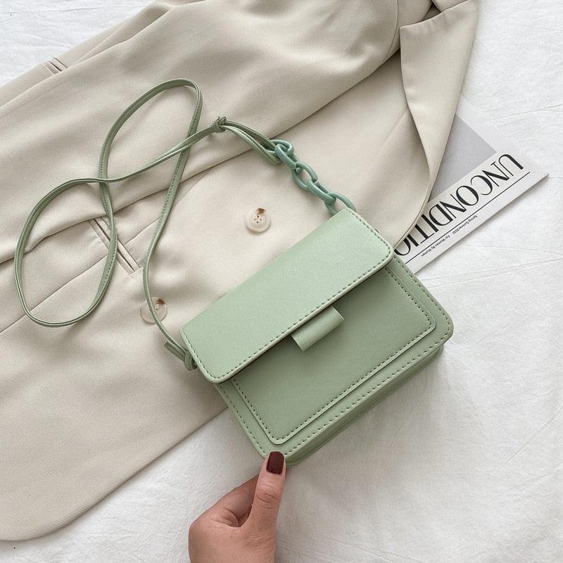 Borsetta piccola da donna, versatile accessorio moda per sera, viaggio o uso quotidiano.