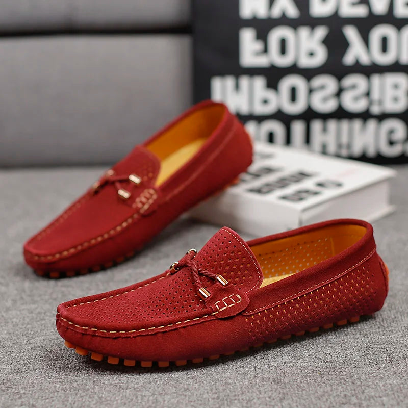 Mocassini uomo neri, versatili per ufficio e tempo libero. Traspiranti, slip-on e confortevoli.