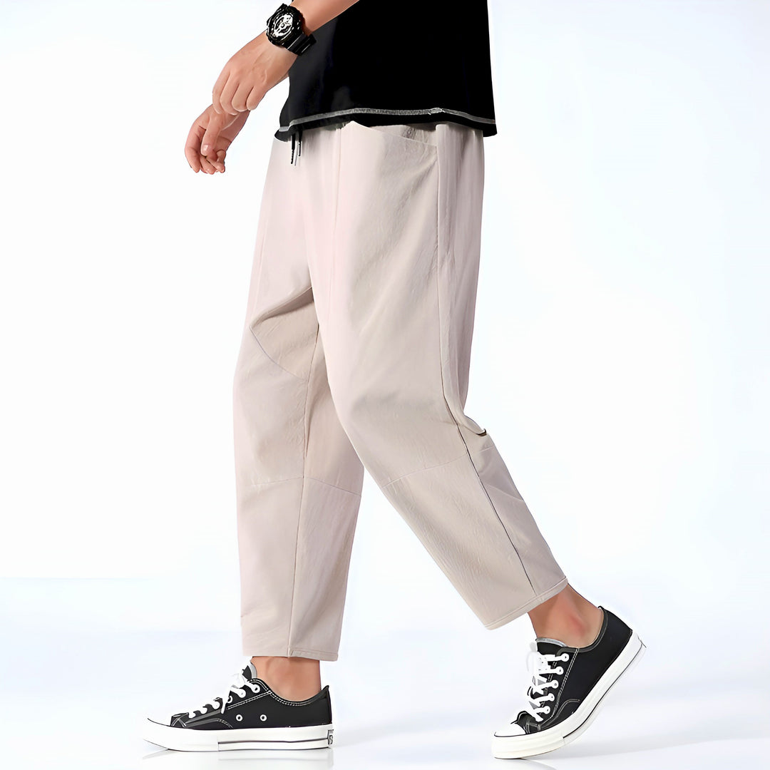 Stile streetwear uomo: shorts relaxed fit con coulisse. Per un comfort estivo alla moda.
