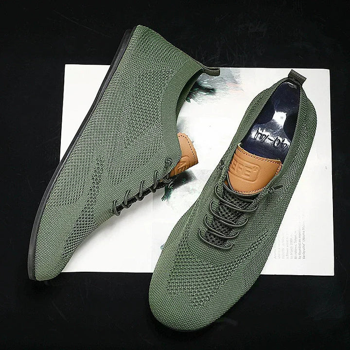 Calzature uomo leggere e comode, sneakers casual traspiranti con lacci per comfort quotidiano e passeggio.