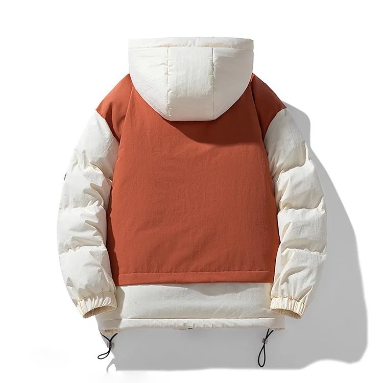 Capospalla uomo autunnale, giacca leggera con cappuccio regolabile, ideale per un look maschile comodo.