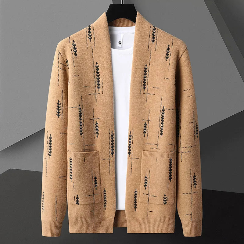 Cardigan uomo autunnale classico e versatile, ideale per eleganza quotidiana e stratificazione casual o formale.