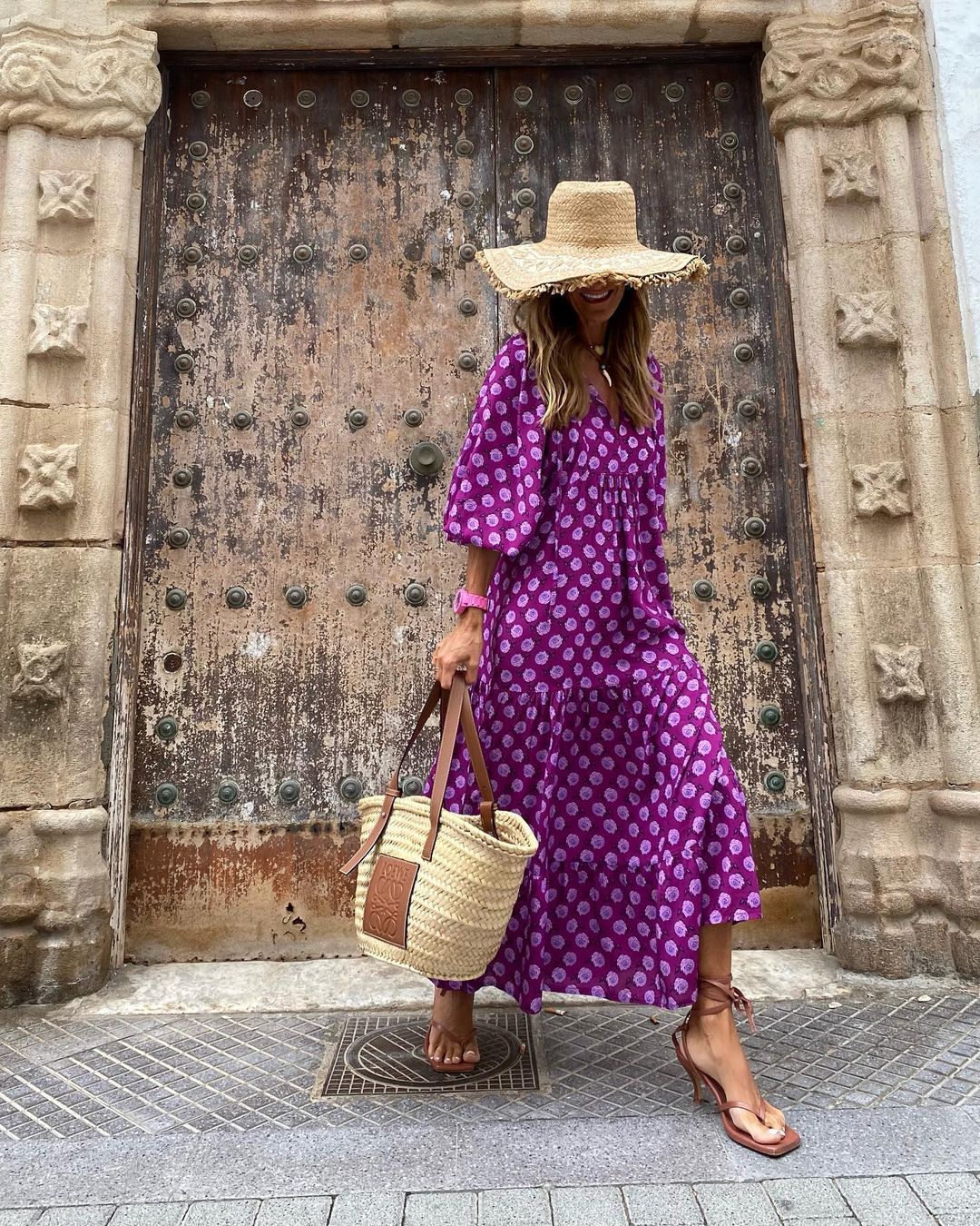 Abito lungo bohémien donna, moda estiva rilassata e chic, perfetto per un look vacanza elegante.