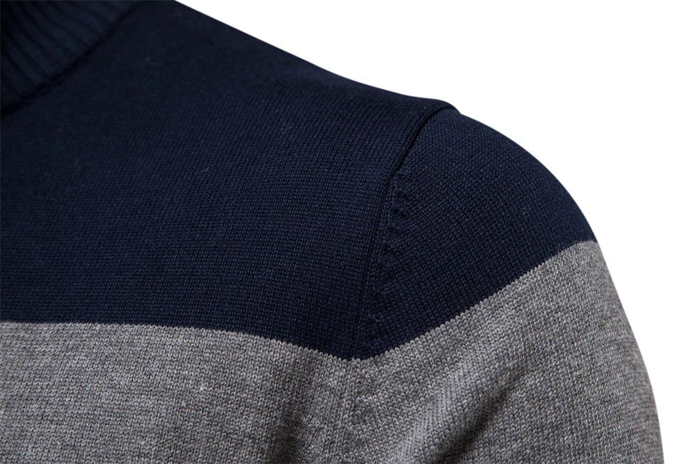 Maglione uomo a righe verdi con cerniera, slim fit. Elegante e confortevole per un look di moda autunno/inverno.