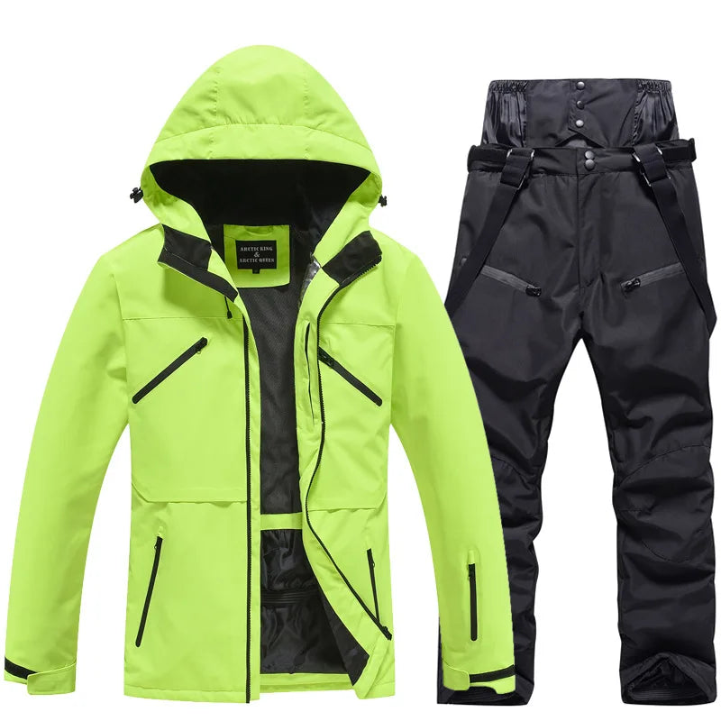 Completo snowboard unisex con isolamento termico, per comfort e libertà di movimento.