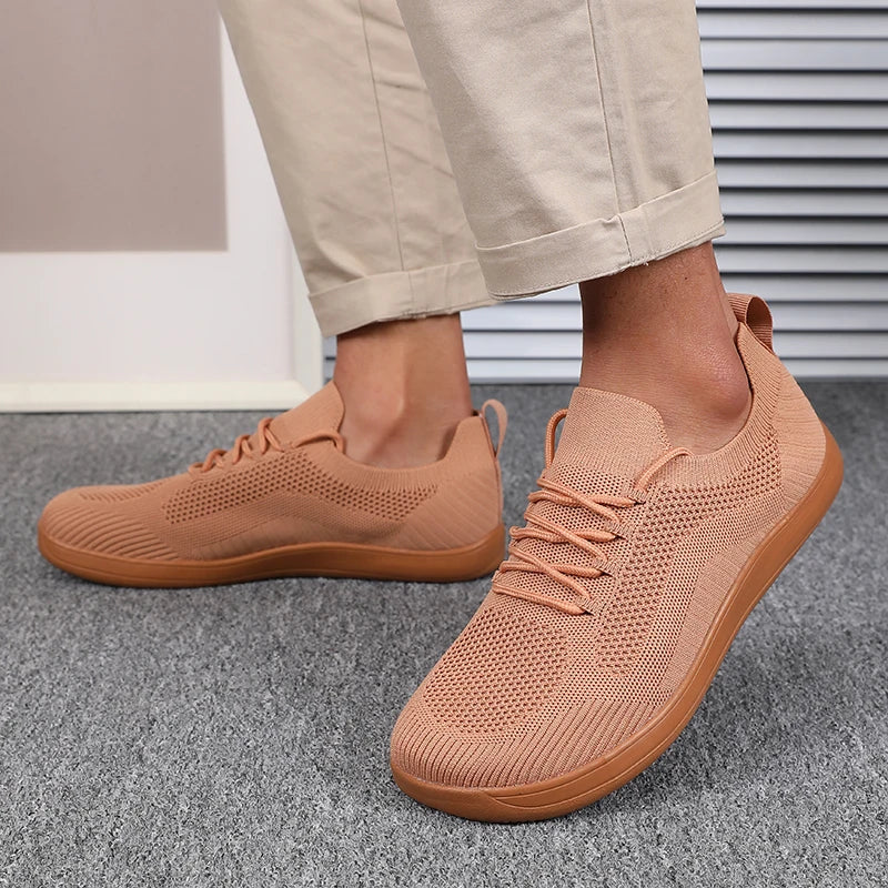 Le migliori sneakers uomo per comfort quotidiano. Calzature leggere, ammortizzate e super traspiranti.