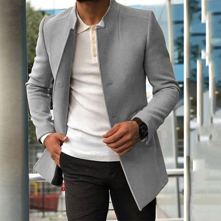 Giacca uomo invernale per un look di tendenza, calda e versatile. Ideale come cappotto o soprabito casual-formale.