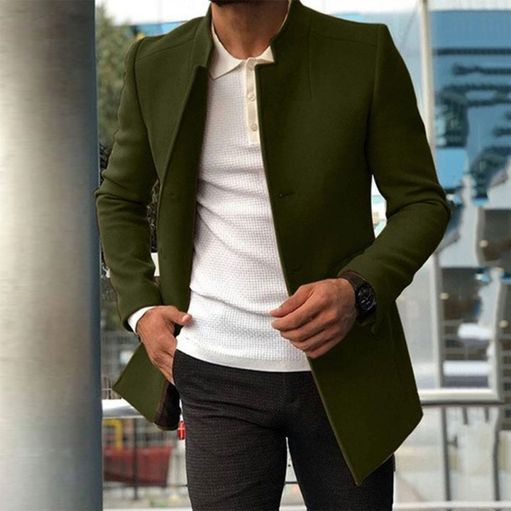 Nuova giacca invernale da uomo, calda, elegante e versatile. Perfetta per un look sofisticato in ogni occasione.
