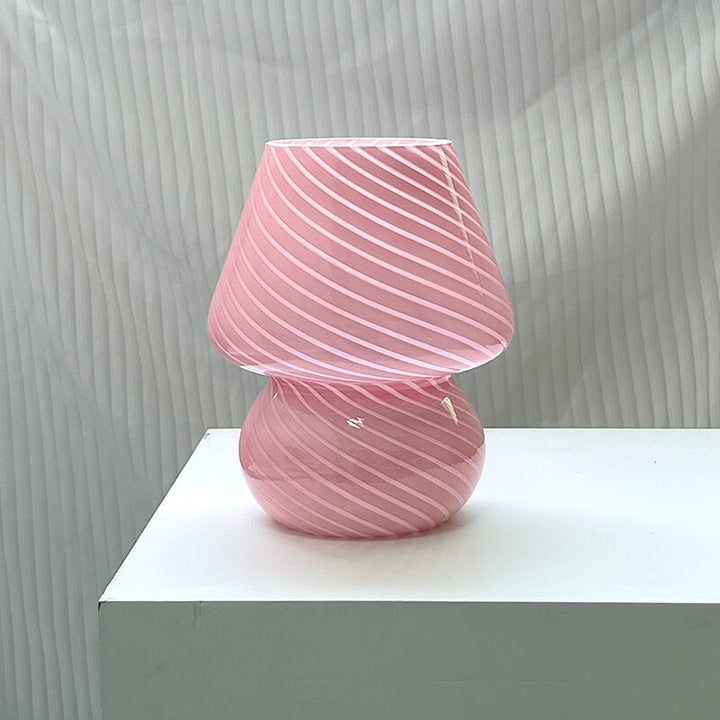 Lampada da tavolo a fungo, strisce verticali, design minimalista per spazi contemporanei.