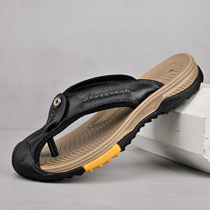 Calzature uomo aperte, ergonomiche, per supporto arcata. Sandali estivi con comfort quotidiano e stile versatile.
