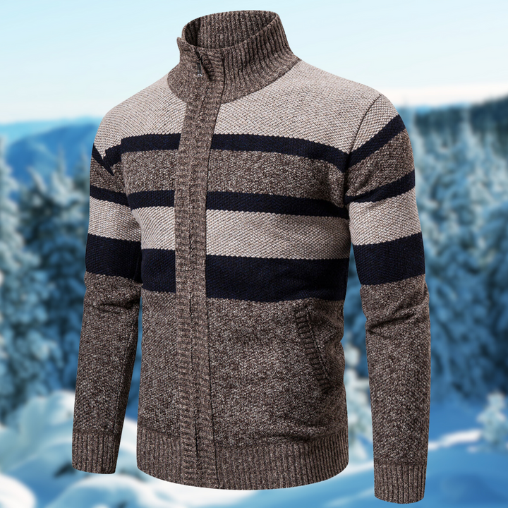 Comodo cardigan uomo a righe per l'autunno/inverno, ideale per stratificazione e stile.