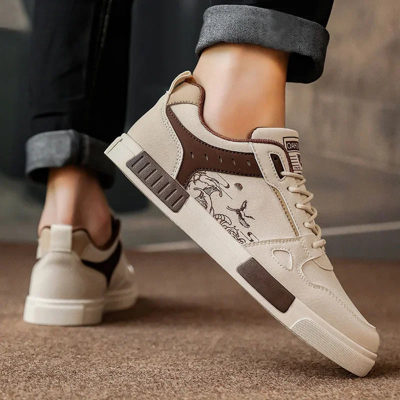 Sneakers uomo con grafica a onde e comfort, ideali per uno stile versatile dal casual allo sportivo.