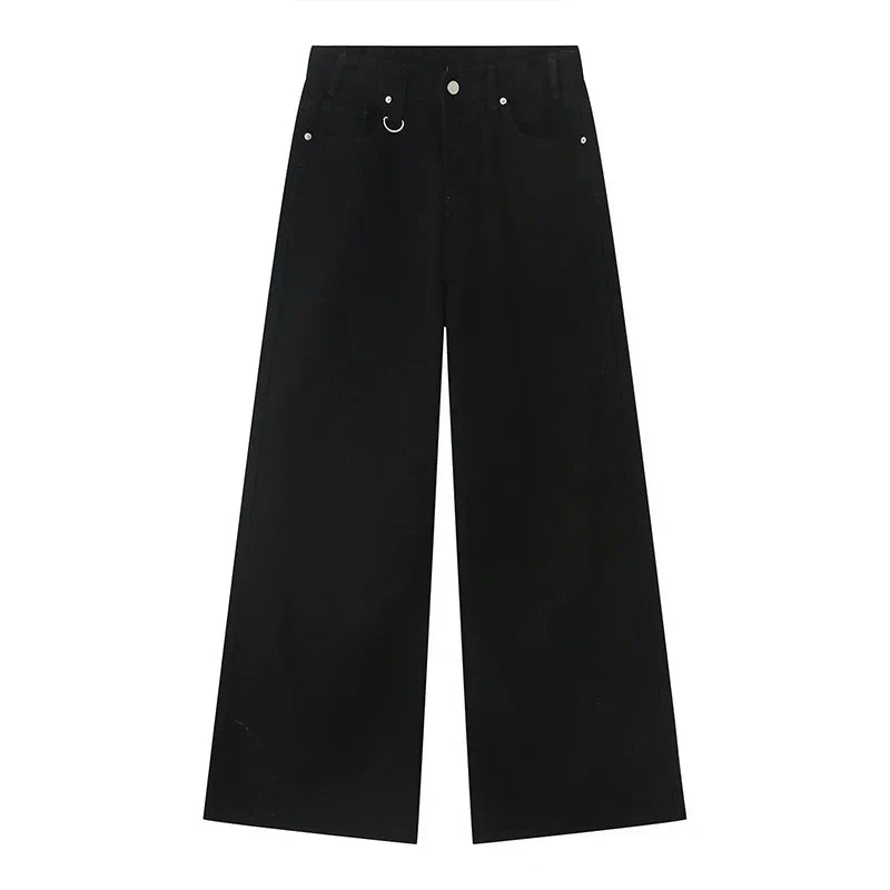 Un classico streetwear: jeans larghi uomo, denim vintage, vita alta, per un outfit casual e di tendenza.