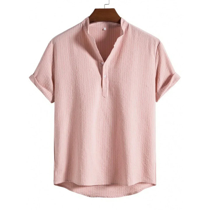 Look trendy: camicia uomo a righe, maniche corte, collo coreana, per uno stile versatile.