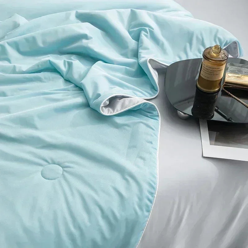 Goditi un sonno fresco e riposante con questa coperta rinfrescante anti sudore, perfetta per l'estate.