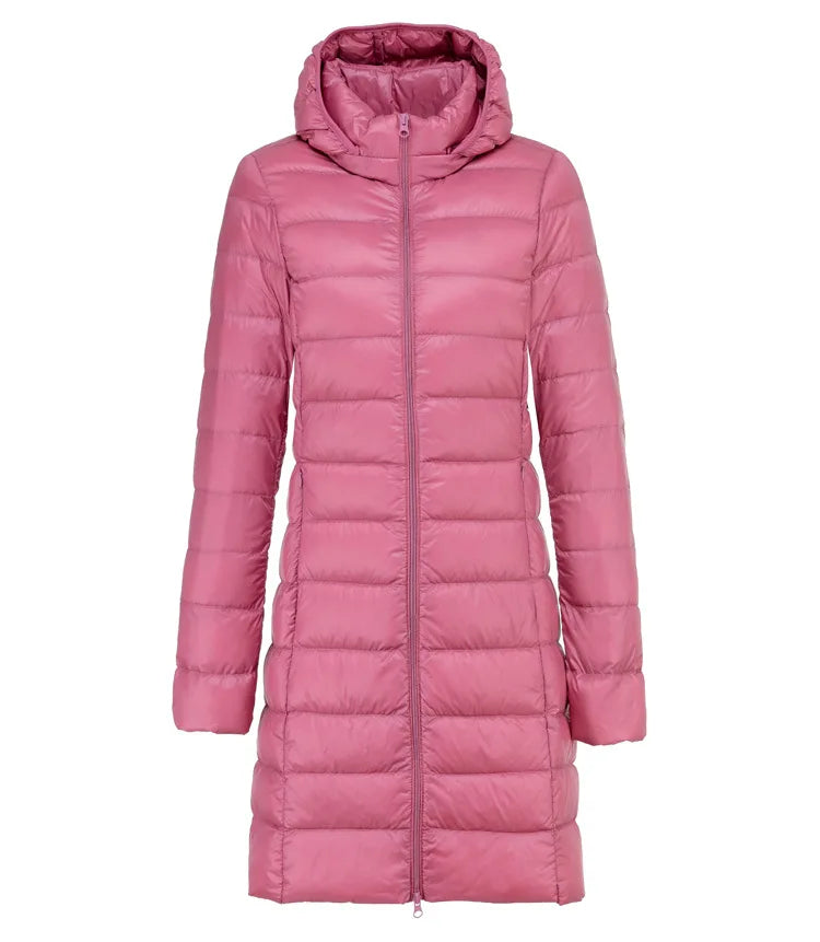 Cappotto invernale lungo da donna, caldo e trendy. Giacca slim fit con design ultraleggero.