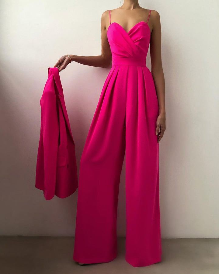 Tuta intera donna elegante e versatile, stile casual chic estivo con spalline sottili. Ideale per ogni outfit primaverile.