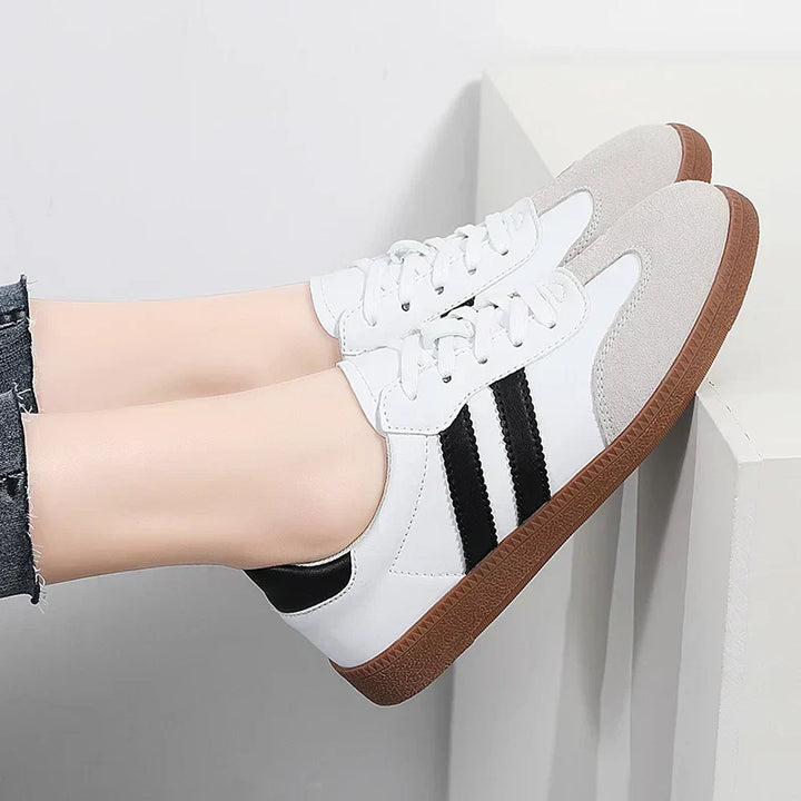 Sneakers donna casual per il passeggio, modello low-top, leggere e comode per attività quotidiane. [[lstfy-media:5]]