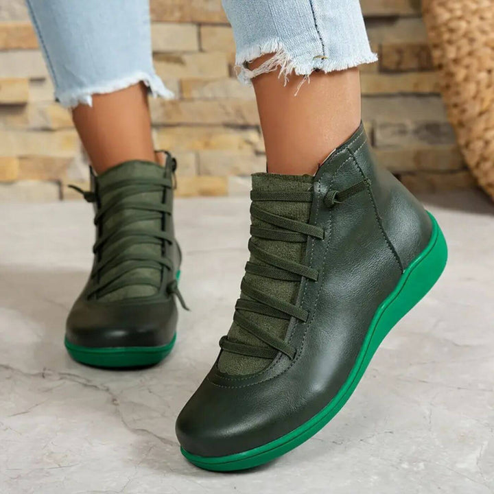 Stivaletti donna blu, calzature comode ed eleganti con tacco stabile, ideali per la versatilità quotidiana.