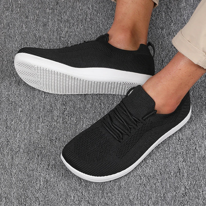 Calzature uomo: scarpe traspiranti, leggere e ammortizzate. Perfette per camminata e relax.