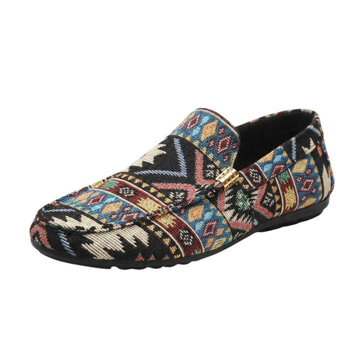 Mocassini uomo etnici beige e neri in tessuto, perfetti per comfort e stile casual. Scarpe leggere da viaggio.