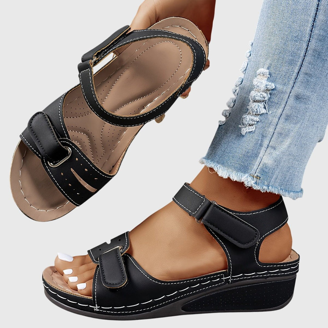 Calzature estive donna con zeppa, sandali ortopedici per un comfort duraturo e un sostegno ottimale al piede.