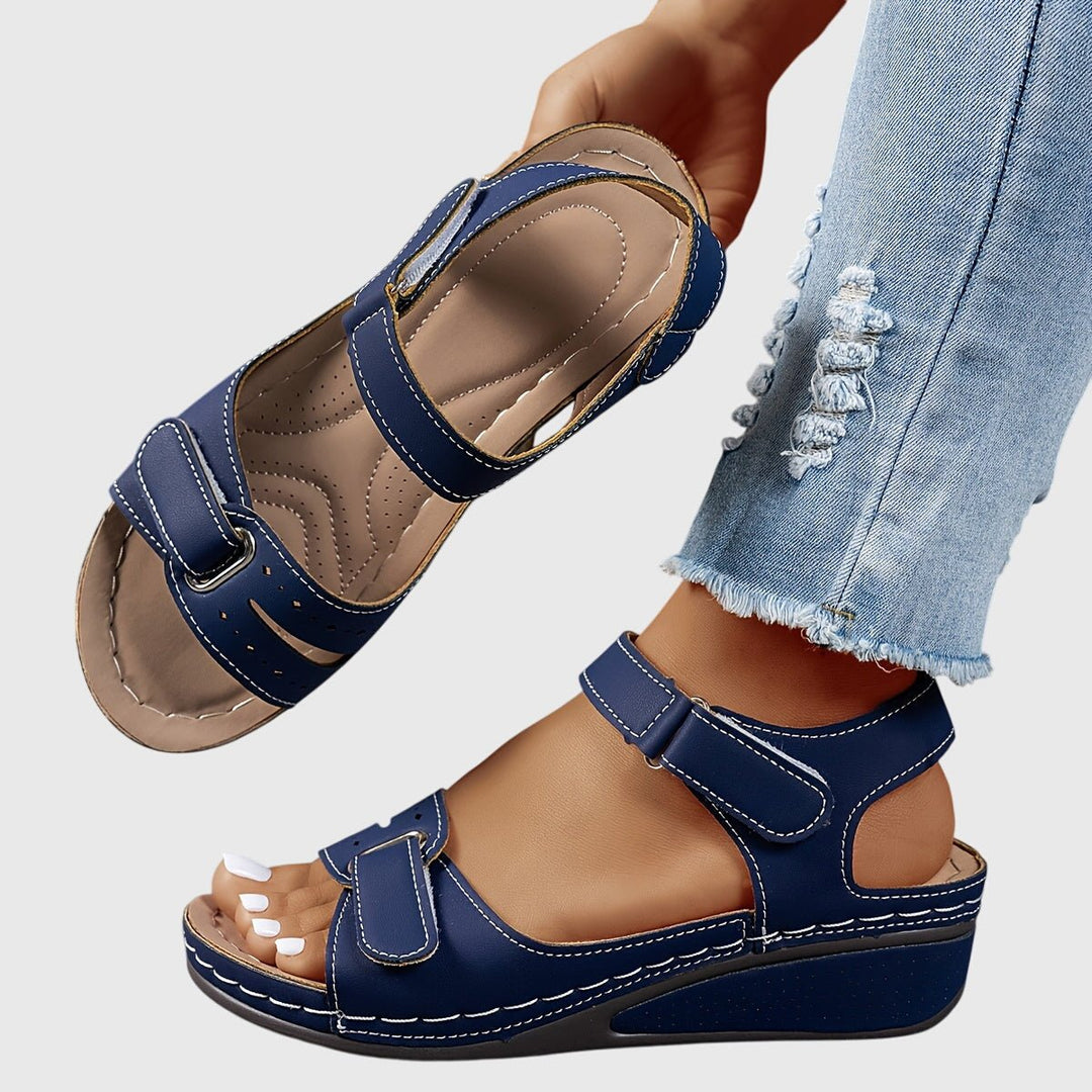 Sandali comodi donna per passeggio, ortopedici con zeppa e cinturini regolabili, per massimo comfort e supporto.