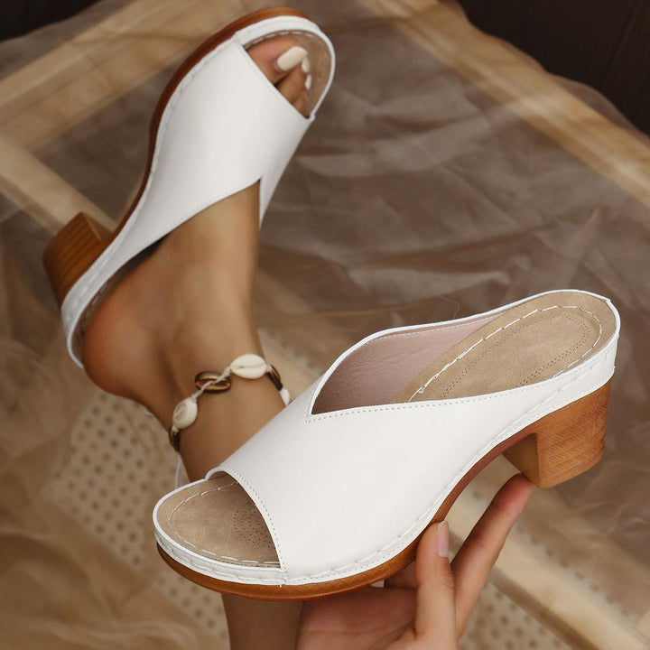 Sandali ortopedici donna eleganti con supporto plantare, perfetti per comfort e stile estivo.