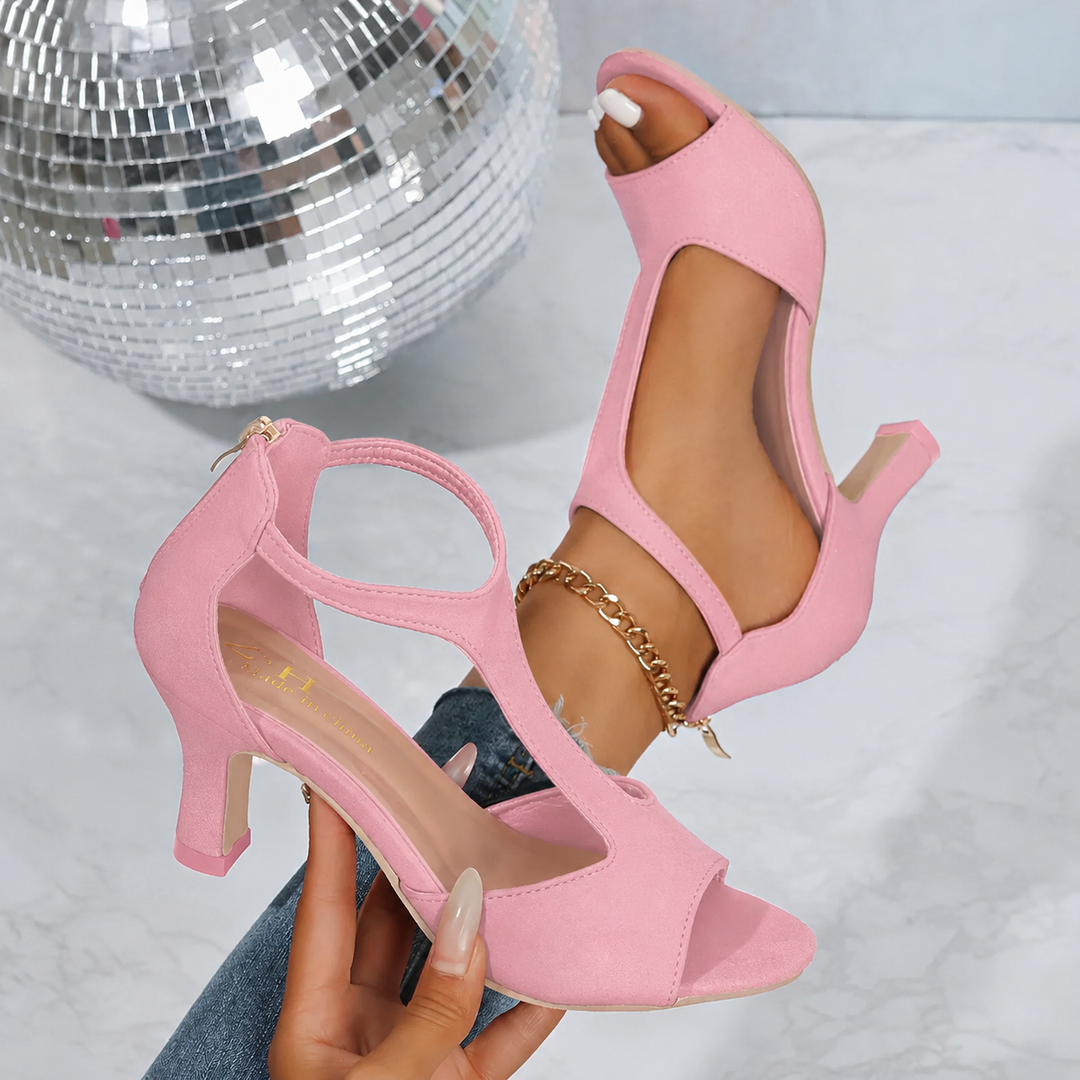 Sandali donna con tacco stabile e cinturino caviglia. Scarpe eleganti perfette per serate e feste estive.