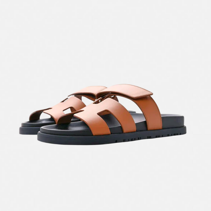 Sandali estivi unisex Saint-Tropez, compagni ideali per le tue avventure vacanziere.