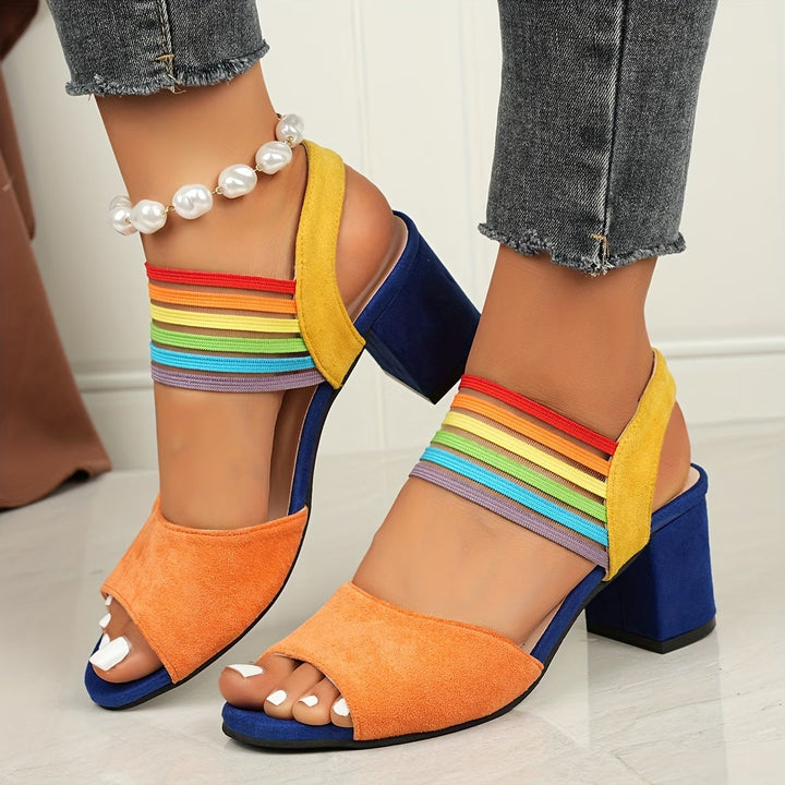 Sandalo con tacco a blocco per donna, fasce elastiche comode arancioni, ideale per un look estivo e alla moda.