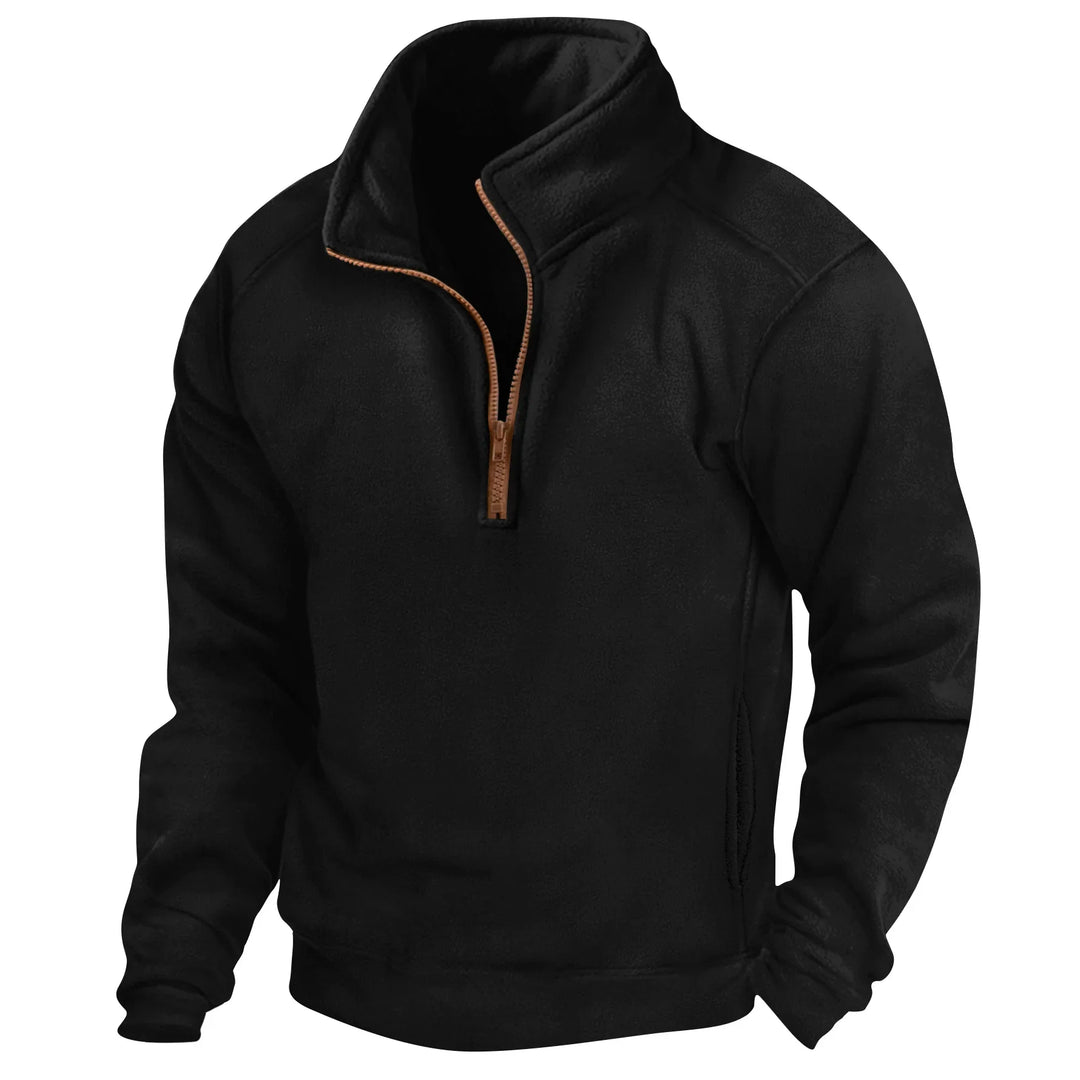 Felpa uomo collo alto e mezza cerniera, calda e confortevole, disponibile in nero e blu scuro per l'inverno.