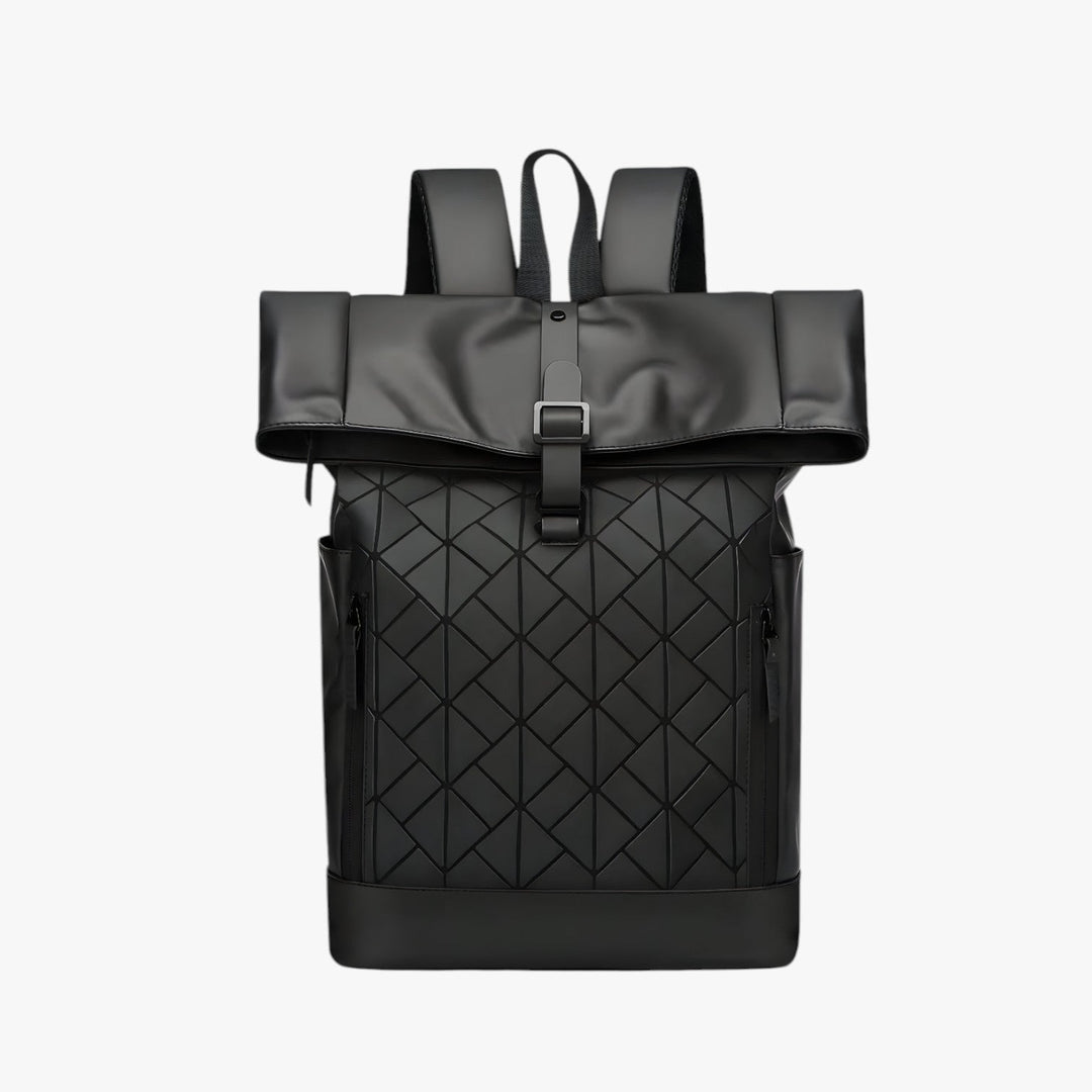 Primo piano chiusura roll top zaino porta laptop nero da uomo. Materiali resistenti e design impermeabile per ogni viaggio.