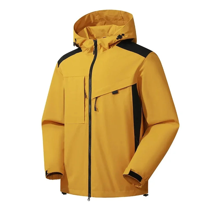 Giacca uomo impermeabile con cappuccio, ideale per sci, outdoor e look casual sportivo.
