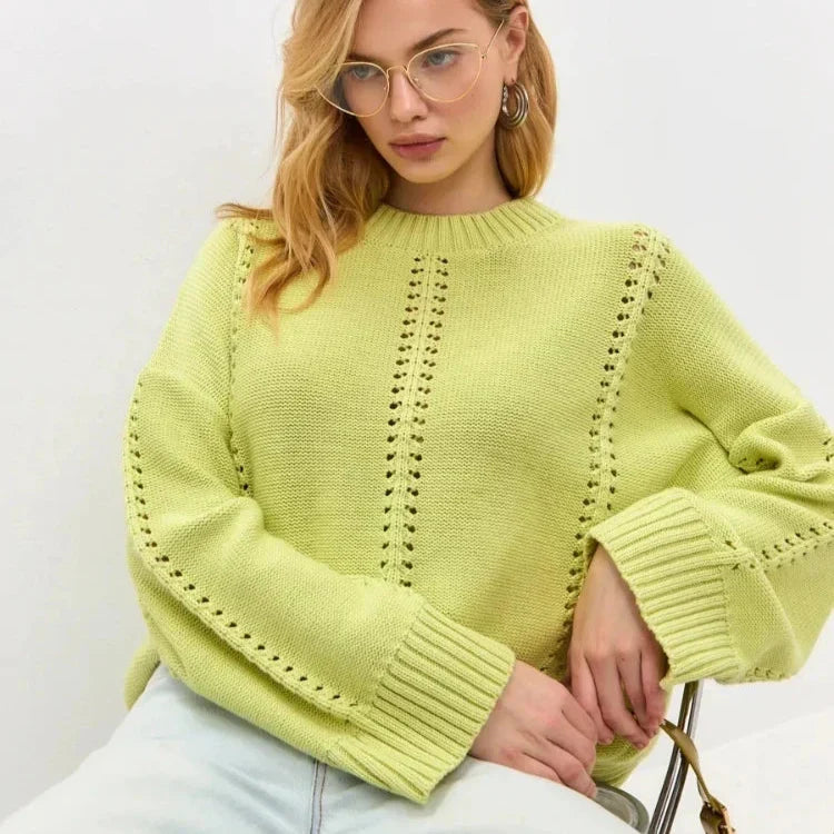Maglione donna trendy oversize con girocollo, moda femminile versatile.