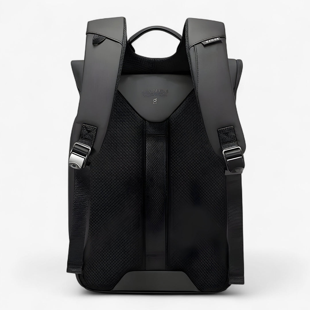 Zaino porta laptop uomo nero con scomparti imbottiti, ideale per viaggi, lavoro e scuola. Molto funzionale.